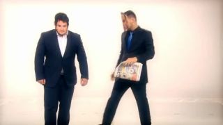 Kredenc - Je to na páskach