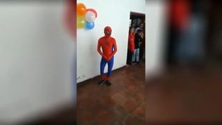 A je po Spidermanovi!