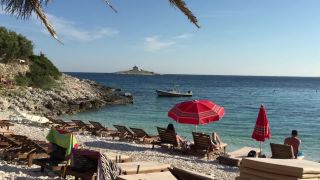 Zátoka Pokonji Dol (ostrov Hvar)