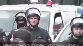 Policajti prezlečení za chuligánov!
