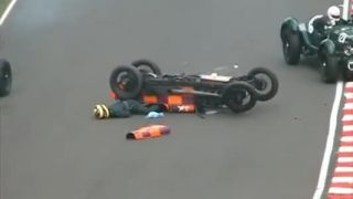Keď vás auto trošku pritlačí o cestu.