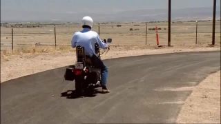 Jeremy Clarkson testuje Harley-Davidson