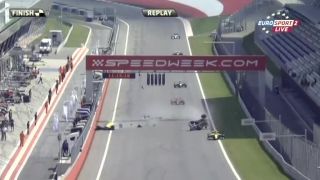 Nehoda v cieľovej rovinke (Formula Renault World Series)