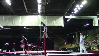 Tréner mladej gymnastky