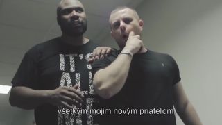 DJ Anis ako tlmočník