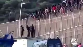 Imigranti na Španielskych hraniciach