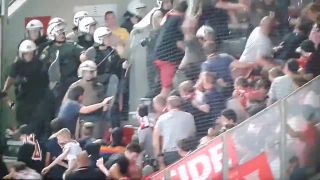 Grécki policajti si vyliali zlosť na fanúškoch Bayernu