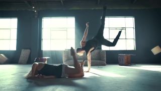 Rozchod podaný emotívnym tancom (James Bay)