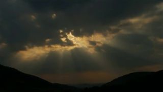 Oblaky a Slnko Timelapse