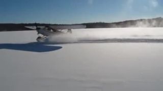 Drift s lietadlom v snehu (Aljaška)