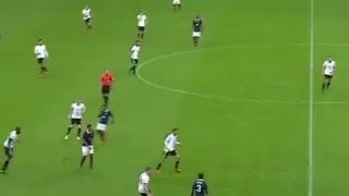 Výbuch bomby pri futbalovom zápase vo Frncúzsku.