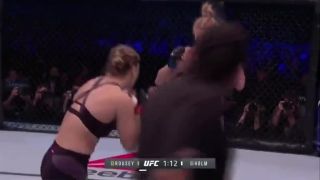 Drsná Ronda Rousey prvýkrát prehrala