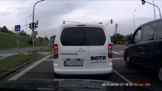 Mam červenú Fabiu som z BA a môžem si chodiť ako chcem