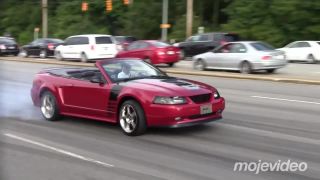 Ďalší kaskadér na Forde Mustang GT (USA)