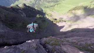 Wingsuit let stabilizovaný pomocou softvéru ReelSteady