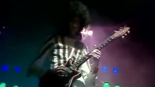 Queen - Bohemian Rhapsody (Official Video)