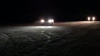 Ford F-150 & BMW X5 na snehu