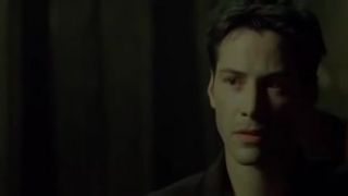 Matrix, první setkání Morfeus a Neo (pilulka, pill)