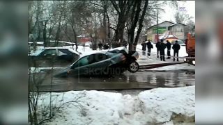 Počkaj, my to odtiaľ vytiahneme! (Rusko)