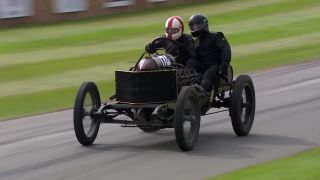 Jazda na veteráne Darracq 1905 s 25-litrovým motorom!