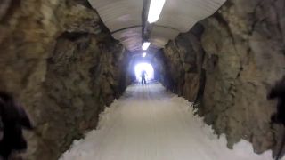 Zo zjazdovky na zjazdovku cez tunel.