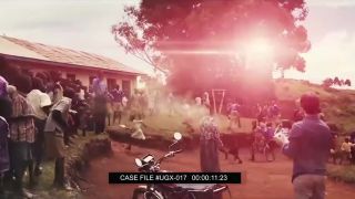 Africké deti vidia prvýkrát dron paródia