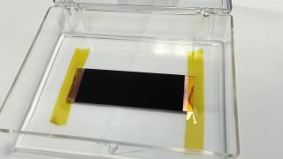 Vantablack - super čierny materiál vs. laser