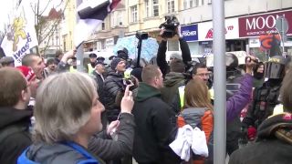 Českí nacionalisti vs. Slniečkári (Tábor - CZ 12.3.2016)