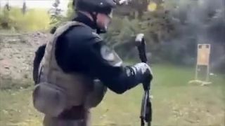 Ovládanie zbraňe jednou rukou