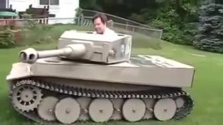 Kto sa hraje,poslúcha (Minitank Tiger)