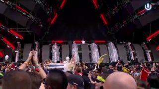 Keď celý festival kričí: F*ck Donald Trump