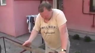 Majster v karate v plnom prevedení.