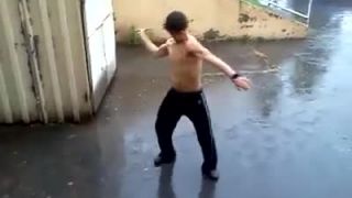 Slovenský Bruce Lee s nunjaki