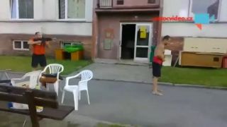 Ked sa dostane airsoftka do rúk debilom