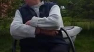 Suseda zdraví fanúšikov