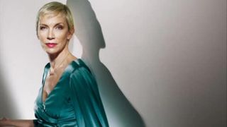 Annie Lennox - A Whiter Shade Of Pale. - D.Videos