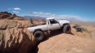 Tak tadiaľto nevyjdeš! (Jeep Comanche)