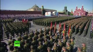 Deň víťazstva Moskva 2016, ruská národná hymna, Červené 