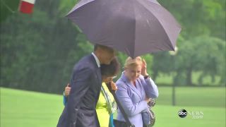 Čo sa stane, keď Iba prezident Obama má dáždnik?