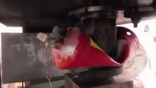 Hydraulický lis vs. Hasiaci prístroj