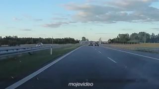 Havária na diaľnici pri rýchlosti 170 km/h (Poľsko)