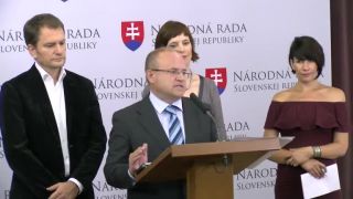 Ako si Bašternák Fica a Kaliňáka kúpil.