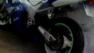 SUZUKI GSX - R GUMOVANIE