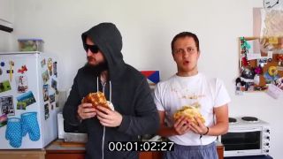 Voxel a Pokáč - Kebaby (parodie Ortel a Mešita)