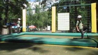 Trampolína - tvrdé pristátie...