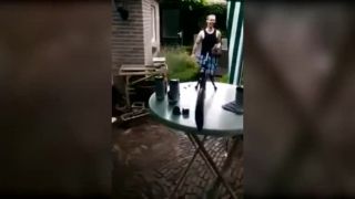 Nehýb sa, máš pivo na hlave!
