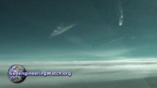 Chemtrails nad oblakmi...