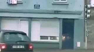 Ako Francúzka polícia zastavuje auto