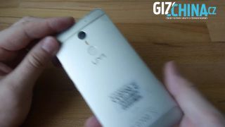 Unboxing: Telefón UMI Max