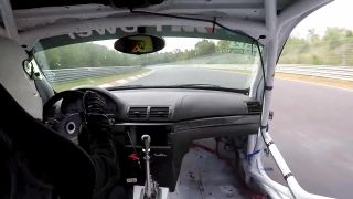 Keď ti v rýchlosti 280 km/h vypadnú dvere!